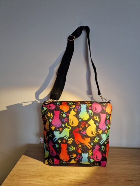 🎁 75 € au lieu de 90 € – Sac bandoulière réglable fait main à Massy (91)